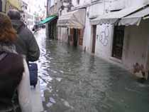 MALTEMPO: ANCORA ACQUA ALTA A VENEZIA